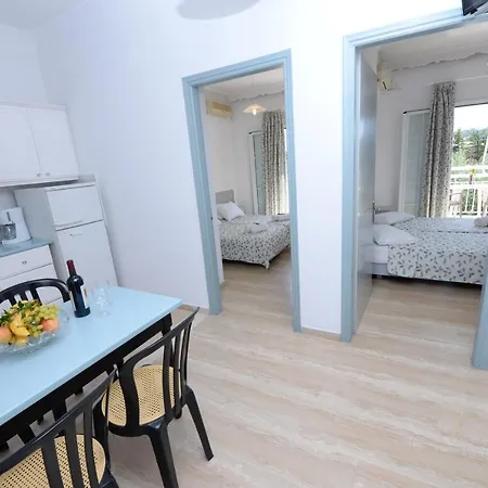 Filippas In Апарт-отель Гоувия