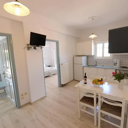 Apartahotel Filippas In 4*